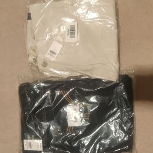 BNWT Hollister Skinny jeans size 28 denim and cream (lot of 2).